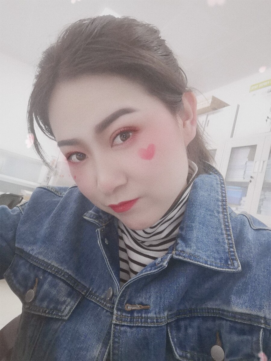 长得美怪我咯，自信与成长的励志之旅