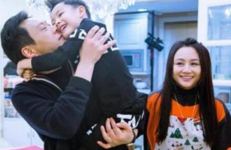曹颖近照