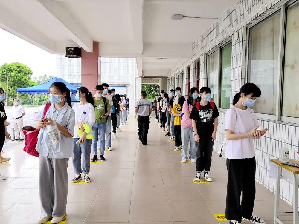 夏同学网，时代浪潮中的教育新纪元平台