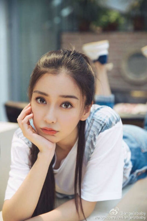 杨颖最新绝美照片集锦，小巷深处的摄影天堂